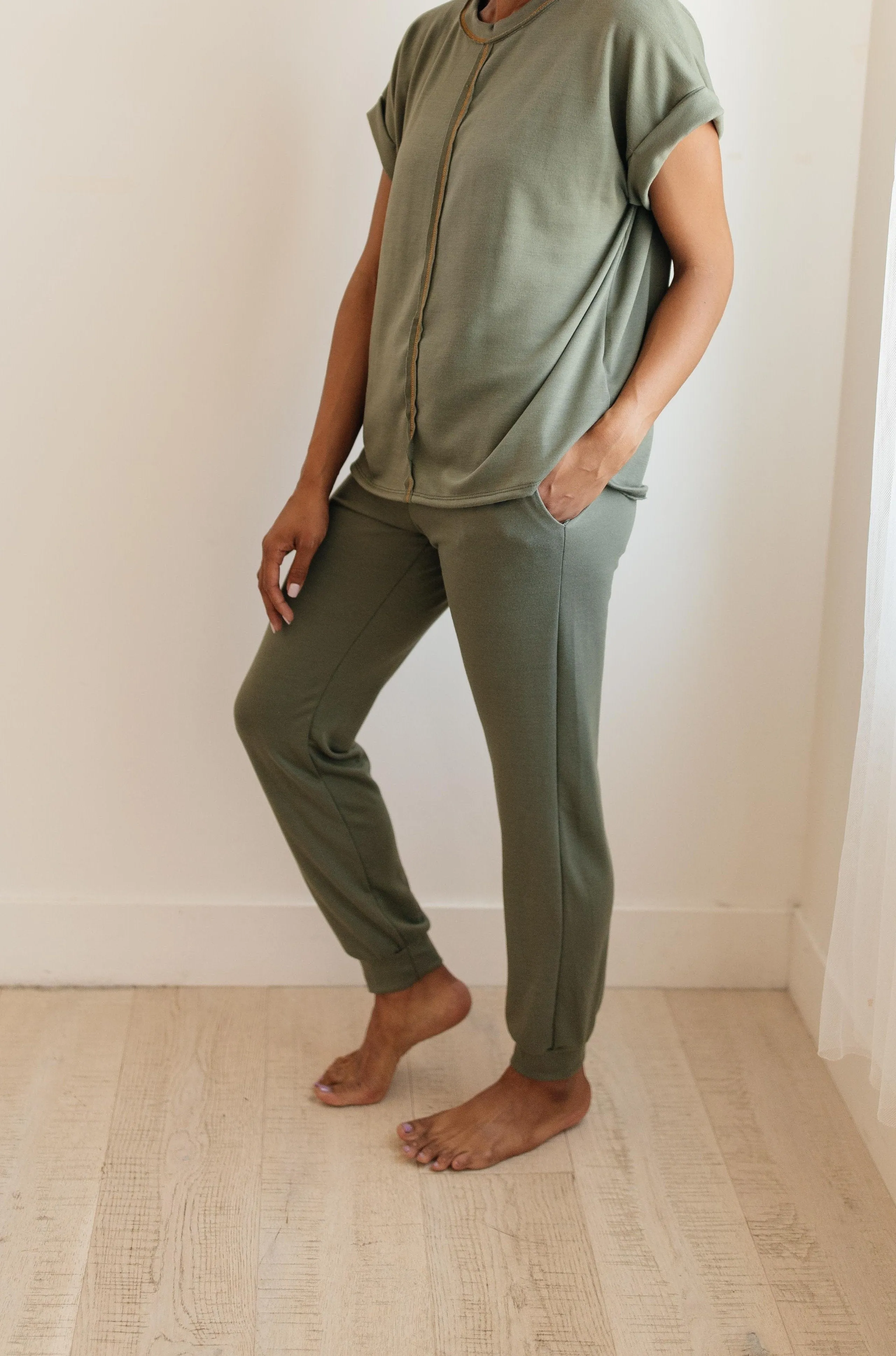 Luxurious Loungewear Joggers In Olive